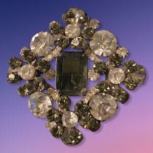 JULIANA, D & E, DELIZZA & ELSTER SMOKEY COLOR BROOCH